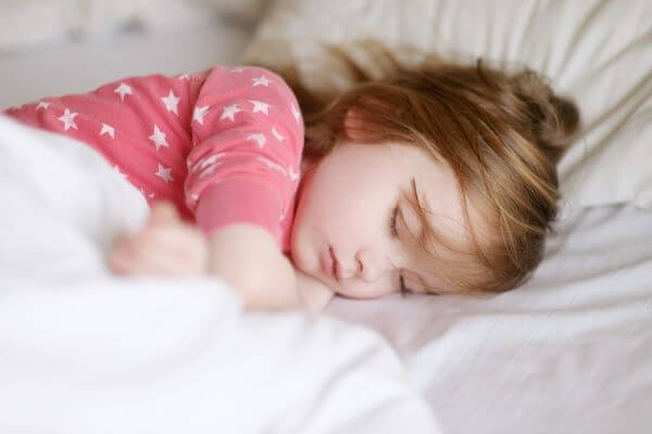 خواب کافی برای رشد قد کودکان